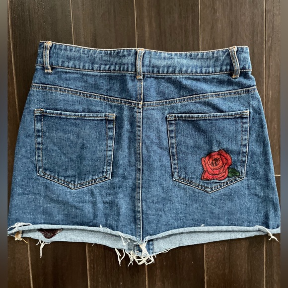 Zara Flower Embroidered Denim Skirt - Picture 5 of 5